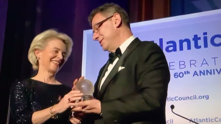La shabbat goy des juifs Von der Leyen (présidente de la commission européenne) dénonce les appels à la paix en Ukraine : « l’ordre mondial est en jeu »
