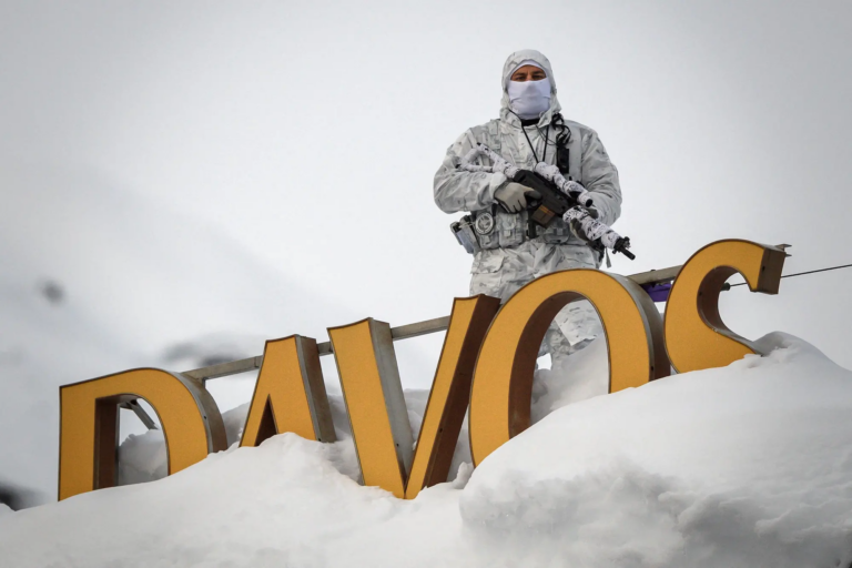 5,000 soldats de l’armée suisse déployés à Davos pour protéger la réunion annuelle du néo-bolchéviste Klaus Schwab