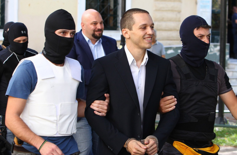 Grèce : face à son possible retour au parlement, le gouvernement de  »droite » koshervateur veut interdire au parti du héros Kassidiaris de se présenter aux élections !