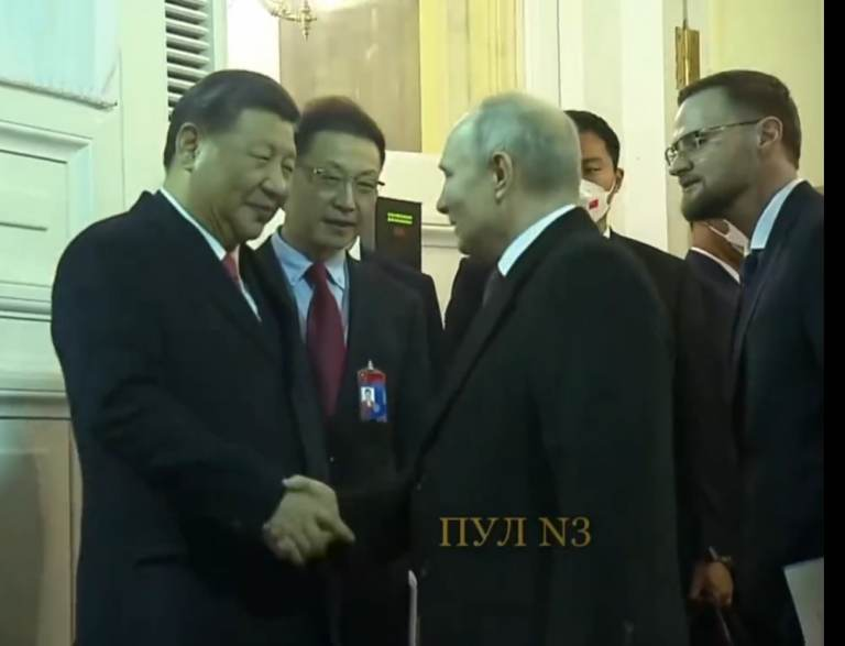 Xi Jinping et Vladimir Poutine se félicitent du transfert vers l&rsquo;Est du centre du pouvoir juif mondial