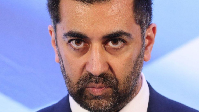 Le pakistanais à la tête de l’Écosse présente son grand programme de remplacement migratoire