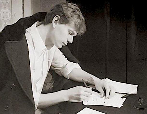 1923 : Le poète russe Sergei Yesinen est emprisonné pour avoir remarqué «trop de Juifs» à des postes de pouvoir en Union soviétique
