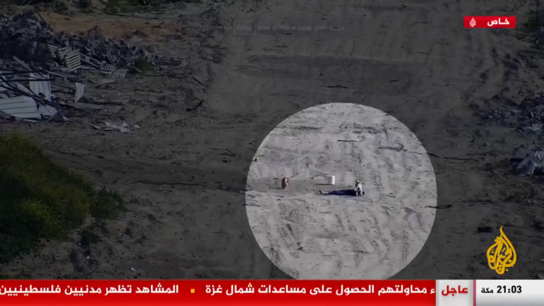 Les soldats terroristes de l&rsquo;État juif terroriste israélien tirent sur des Palestiniens affamés qui collectent de l&rsquo;aide à Gaza (vidéo)