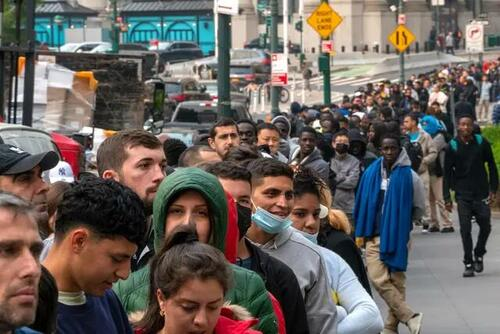 L’immigration illégale coûte des centaines de milliards aux ménages américains chaque année