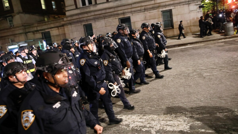 ZOG/USA/France écrase brutalement les manifestations étudiantes anti-génocidaires