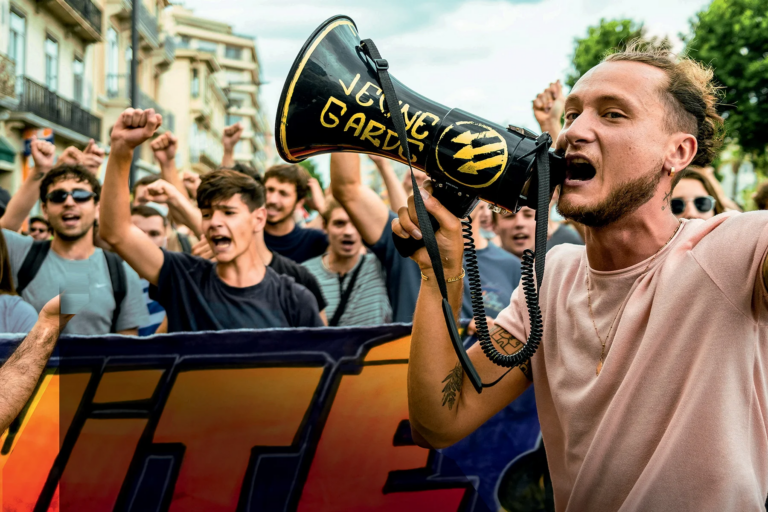 Élection française : Le leader antifa Raphaël Arnault parachuté candidat LFI (parti de la France insoumise de Mélenchon) pour le Front rouge !